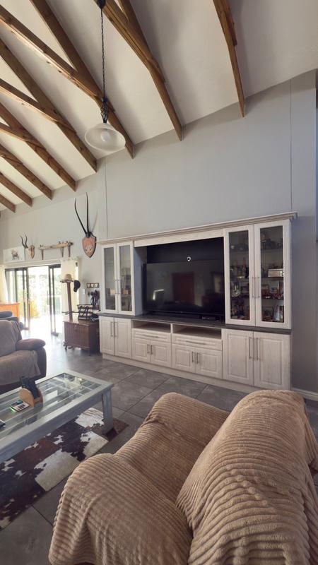 4 Bedroom Property for Sale in Noorsekloof Eastern Cape